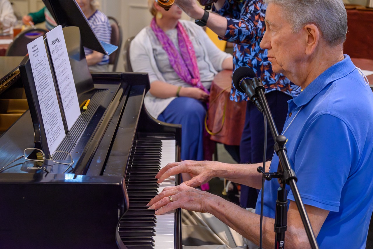 Pianist Richard McLeod and Violist Karen Peters 