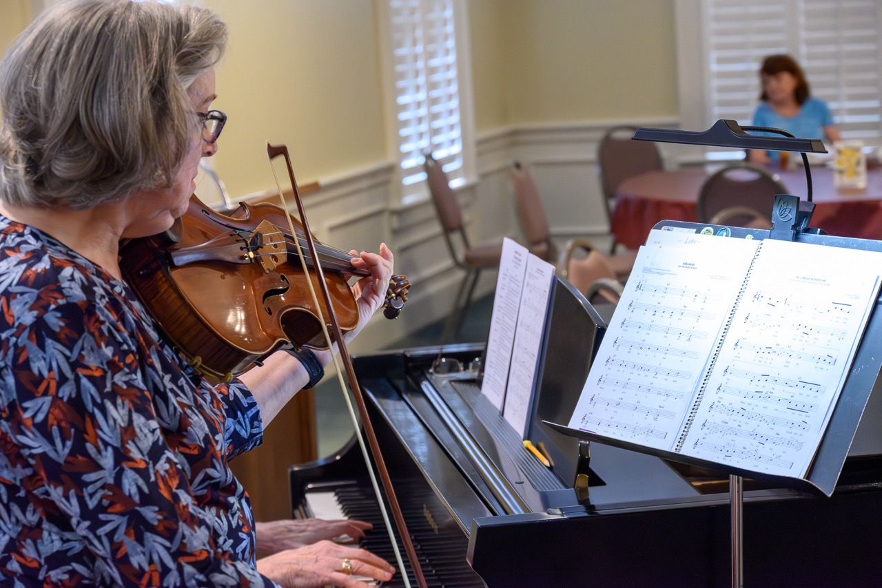 Pianist Richard McLeod and Violist Karen Peters 